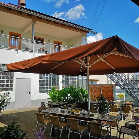 Quarto em Acomodações Particulares Zum Loewen Seckach